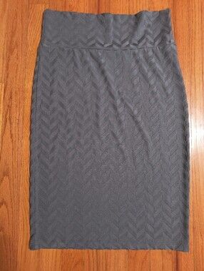 Pick 3/$10⭐Lularoe Cassie pencil skirt, textured gray, women's medium